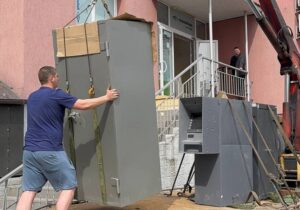 вантажоперевезення сейфу або банкомату - саквояж мувінгова компанія